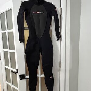 O'Neill Black Full women’s wet suit size 4 nwt